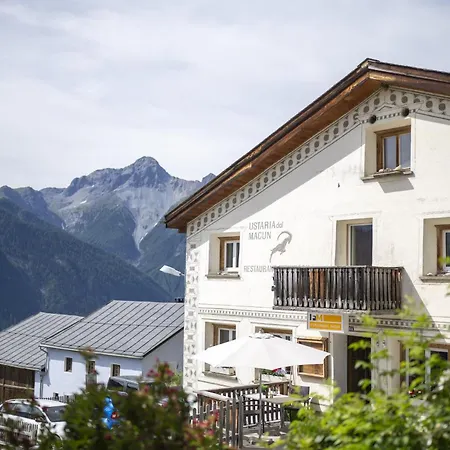 Holiday home Chasa Macun Tschlin